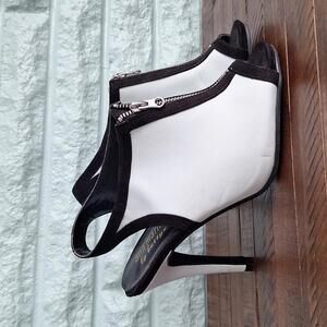 Ann Marino by Betty Mullec White Zipper Black Heel Size 8.5